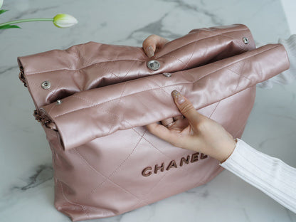 CC 22 SMALL HANDBAG