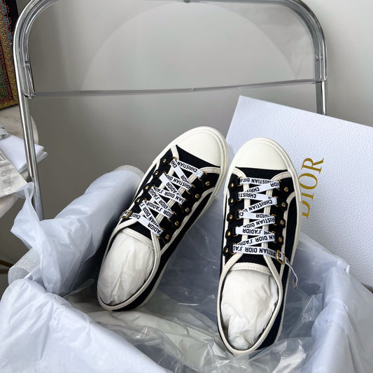 CD WALKN SNEAKER