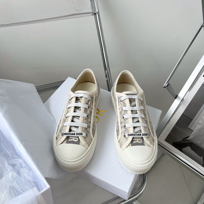 CD WALKN SNEAKER