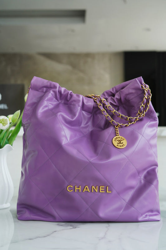 CC 22 SMALL HANDBAG