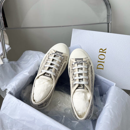 CD WALKN SNEAKER