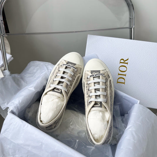 CD WALKN SNEAKER
