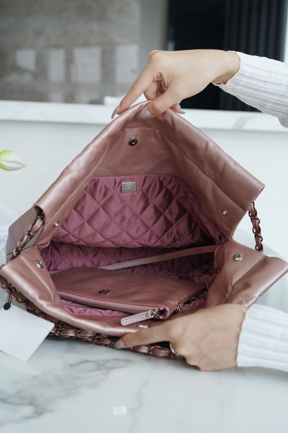CC 22 SMALL HANDBAG