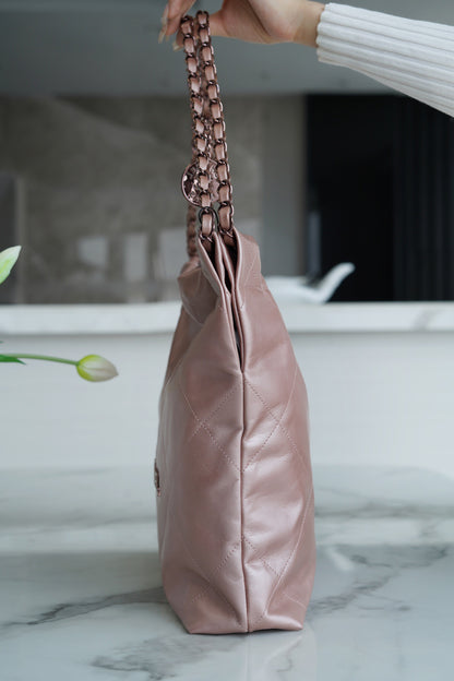 CC 22 SMALL HANDBAG