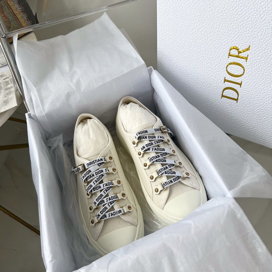 CD WALKN SNEAKER
