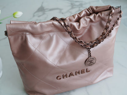 CC 22 SMALL HANDBAG